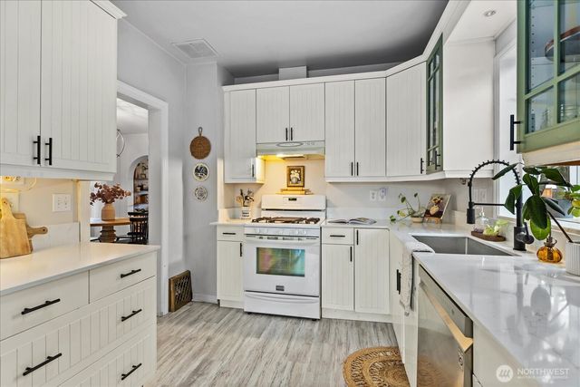 2513 Cleveland Avenue, Everett, WA 98201