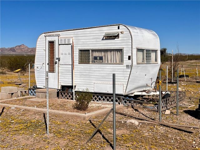 6155 W Mayan Drive, Golden Valley, AZ 86413