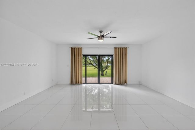 8875 SW 62nd Ter 10-D, Miami, FL 33173