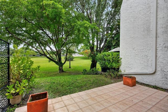 8875 SW 62nd Ter 10-D, Miami, FL 33173