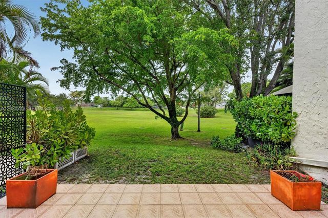 8875 SW 62nd Ter 10-D, Miami, FL 33173