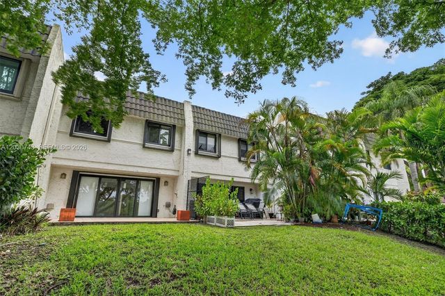8875 SW 62nd Ter 10-D, Miami, FL 33173