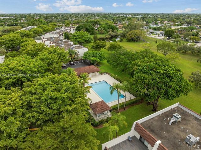 8875 SW 62nd Ter 10-D, Miami, FL 33173