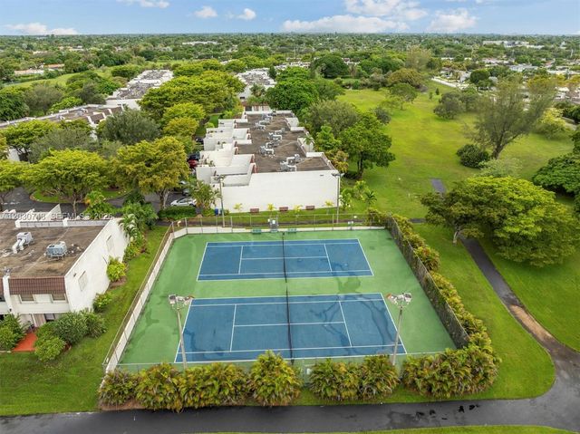 8875 SW 62nd Ter 10-D, Miami, FL 33173