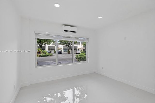 8875 SW 62nd Ter 10-D, Miami, FL 33173