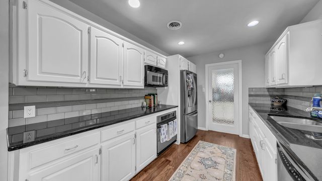 6820 Cumberland Road, Fort Worth, TX 76116