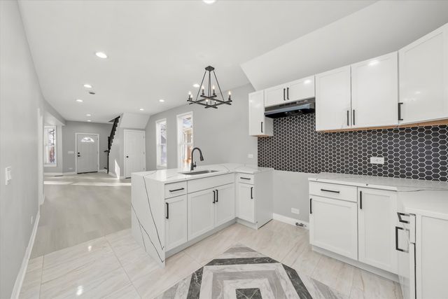 24 E 99th Place, Chicago, IL 60628