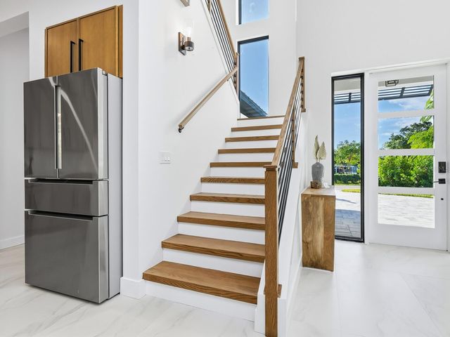 2303 LOMA LINDA STREET, Sarasota, FL 34239