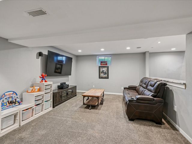 82 1st St Court, Atkins, IA 52206