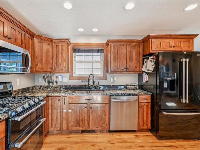 82 1st St Court, Atkins, IA 52206