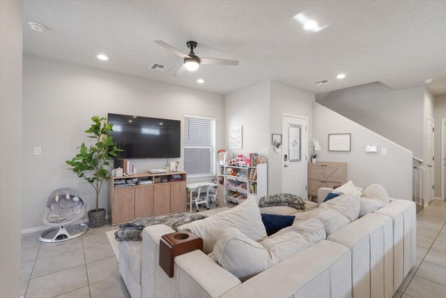 1536 Tierra Verde Loop NW, Los Lunas, NM 87031