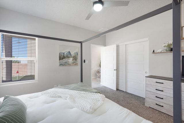 1536 Tierra Verde Loop NW, Los Lunas, NM 87031