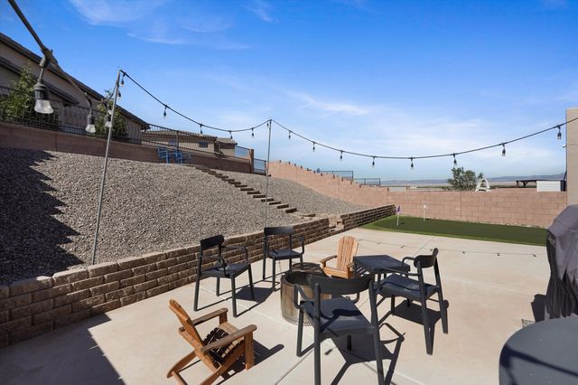 1536 Tierra Verde Loop NW, Los Lunas, NM 87031