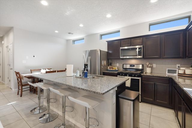 1536 Tierra Verde Loop NW, Los Lunas, NM 87031
