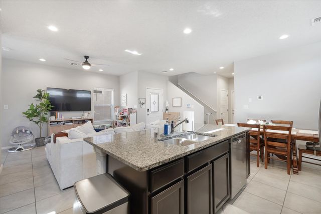1536 Tierra Verde Loop NW, Los Lunas, NM 87031