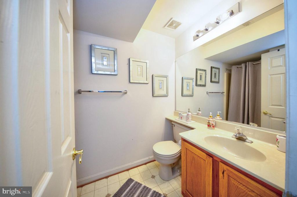 Image 16 of property listing at 466 DEER HILL CIR, Abingdon, MD 21009