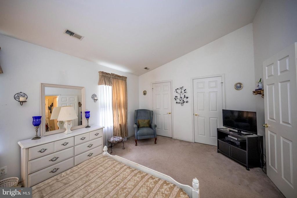 Image 18 of property listing at 466 DEER HILL CIR, Abingdon, MD 21009