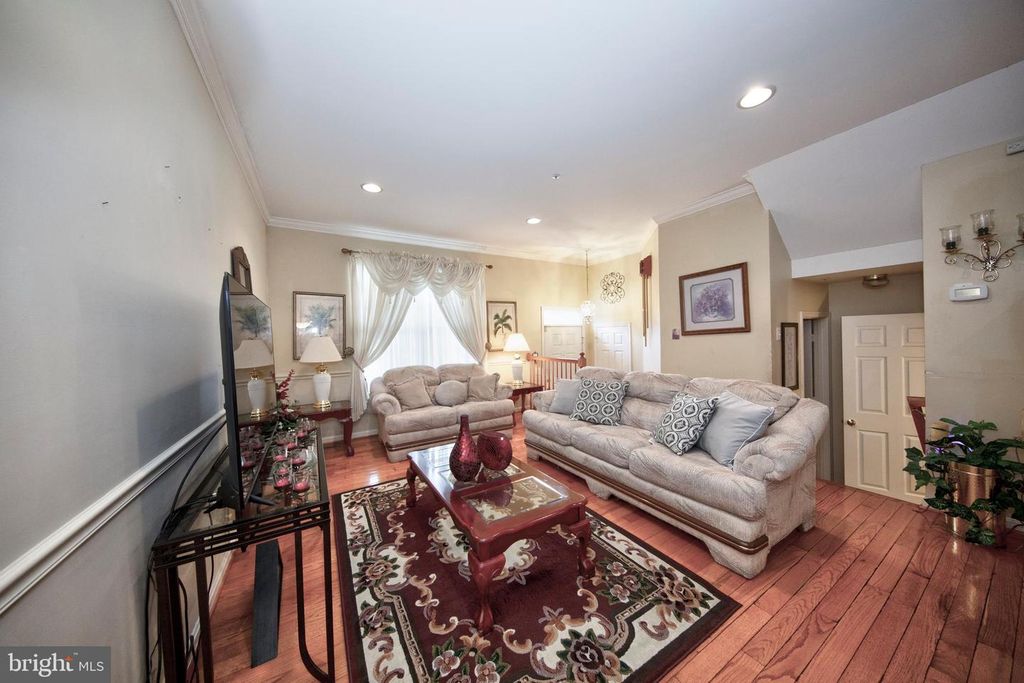 Image 5 of property listing at 466 DEER HILL CIR, Abingdon, MD 21009