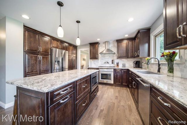 6886 Vail Court, Clarkston, MI 48348