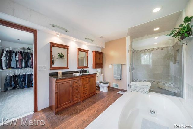 6886 Vail Court, Clarkston, MI 48348