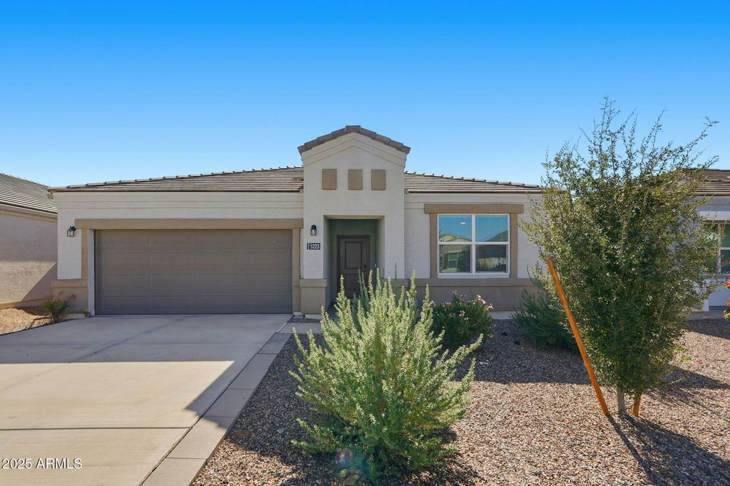 5223 E DIATOMITE Drive, San Tan Valley, AZ 85143