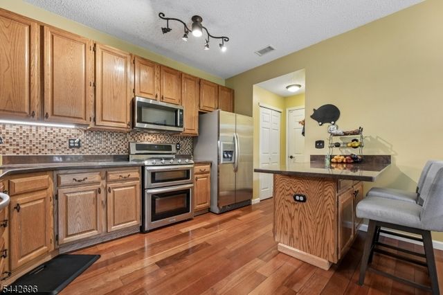 35 Hancock Dr, Morris Twp., NJ 07960