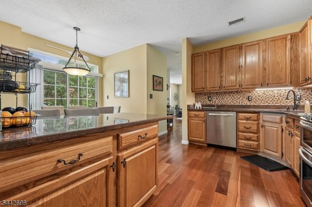 35 Hancock Dr, Morris Twp., NJ 07960