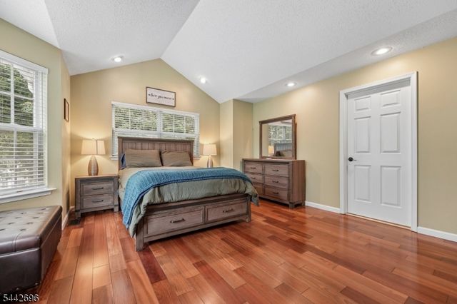 35 Hancock Dr, Morris Twp., NJ 07960