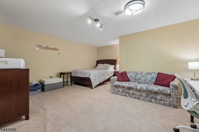 35 Hancock Dr, Morris Twp., NJ 07960