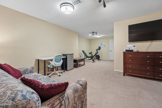 35 Hancock Dr, Morris Twp., NJ 07960