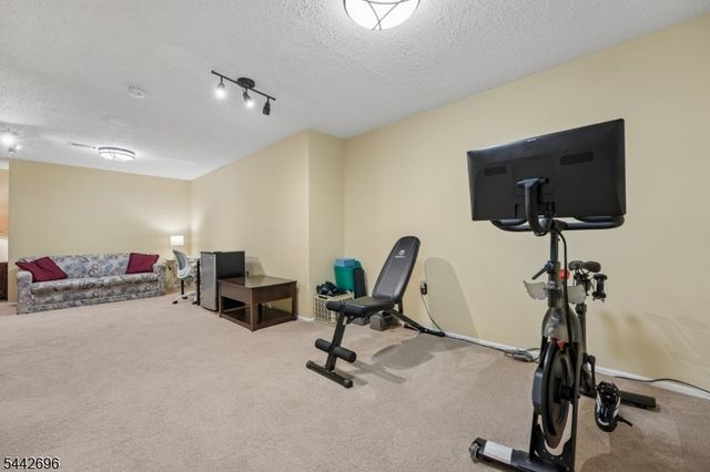35 Hancock Dr, Morris Twp., NJ 07960