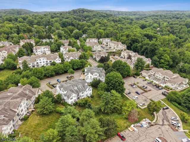 35 Hancock Dr, Morris Twp., NJ 07960