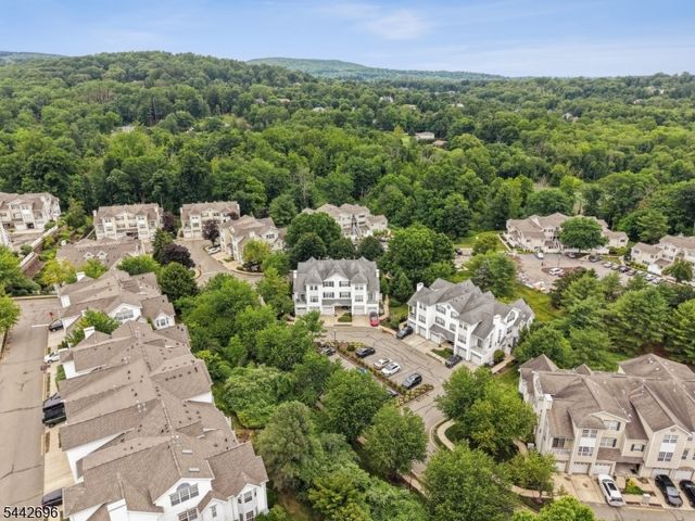 35 Hancock Dr, Morris Twp., NJ 07960