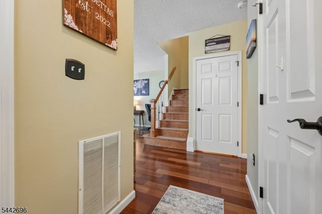 35 Hancock Dr, Morris Twp., NJ 07960