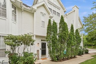 35 Hancock Dr, Morris Twp., NJ 07960