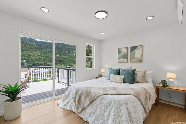 907 Ahuwale Street, Honolulu, HI 96821