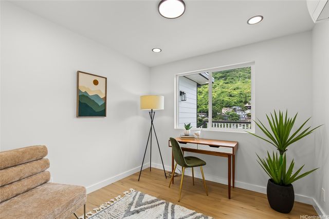 907 Ahuwale Street, Honolulu, HI 96821