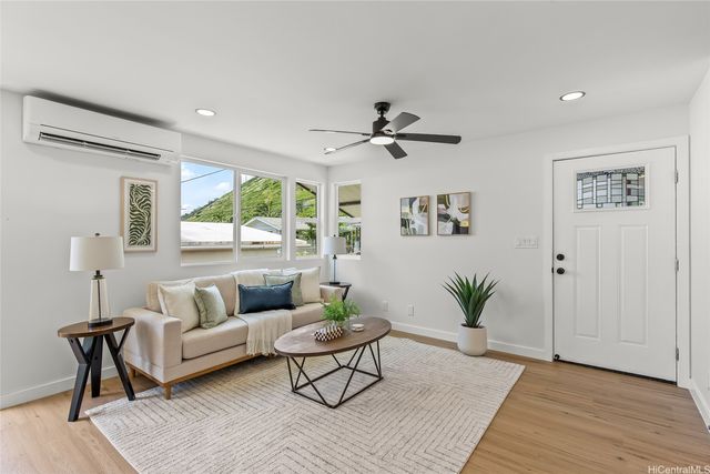 907 Ahuwale Street, Honolulu, HI 96821
