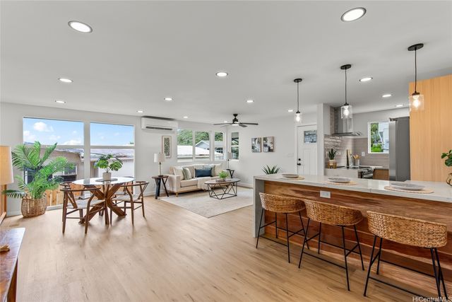 907 Ahuwale Street, Honolulu, HI 96821