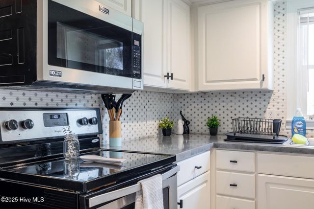 588 Nine Foot Road, Newport, NC 28570