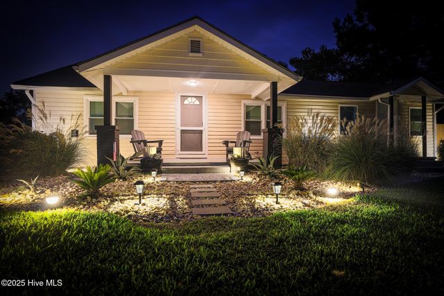 588 Nine Foot Road, Newport, NC 28570