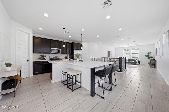 2778 S HARMONY Avenue, Gilbert, AZ 85295