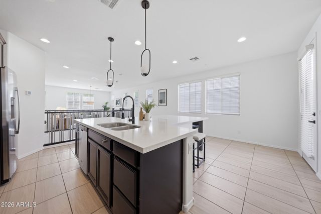 2778 S HARMONY Avenue, Gilbert, AZ 85295