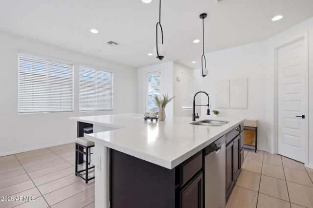 2778 S HARMONY Avenue, Gilbert, AZ 85295