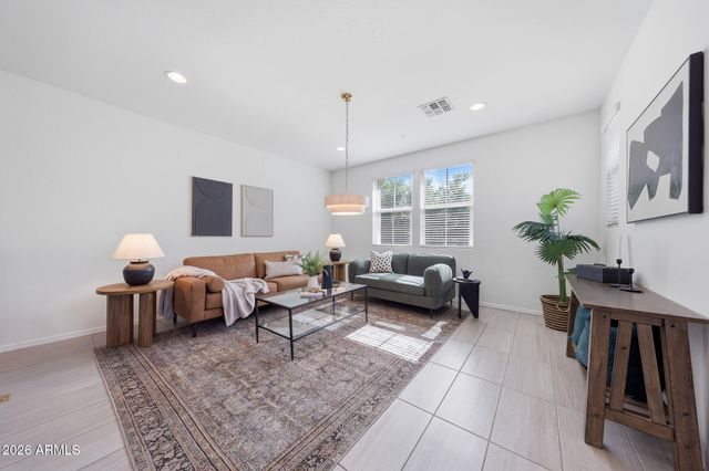 2778 S HARMONY Avenue, Gilbert, AZ 85295