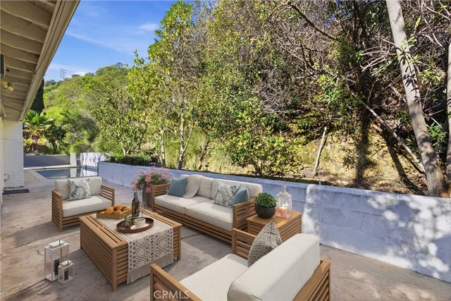 8123 Amor Road, Los Angeles, CA 90046