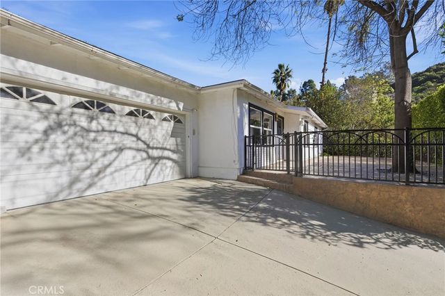 8123 Amor Road, Los Angeles, CA 90046