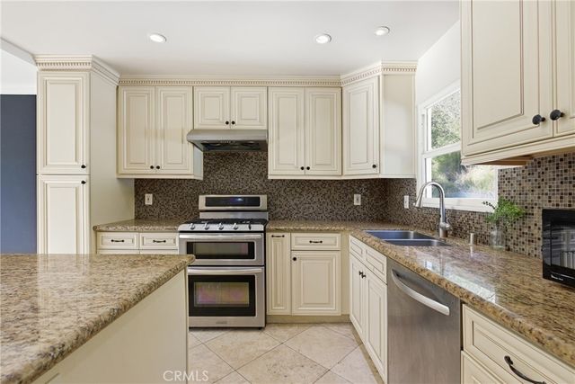 8123 Amor Road, Los Angeles, CA 90046