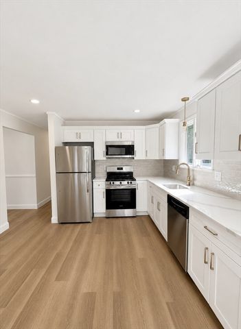 289 Commercial St, Whitman, MA 02382