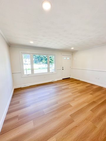 289 Commercial St, Whitman, MA 02382